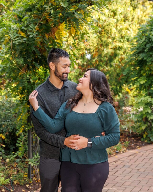 A moment of still beauty beneath the canopy of green.
.
.
.
.
@denverbotanicals #couplegoals #denvercouplephotographer
