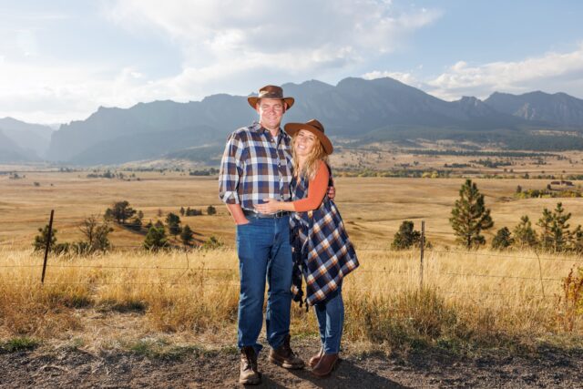"Every adventure is better when we’re in it together"
.
.
.
.
#AdventureTogether #AdventureSession #boulderfamilypictures  #OutdoorCouplesSession #EpicLove