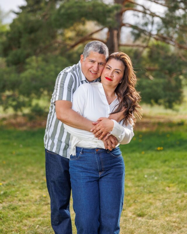 Two hearts blooming together !
.
.
.
.
.
#CouplePhotography #OutdoorCouplePortraits #RomanticPhotography #CoupleInNature  #CoupleVibes #CouplesInLove #denverfamilyphotographer