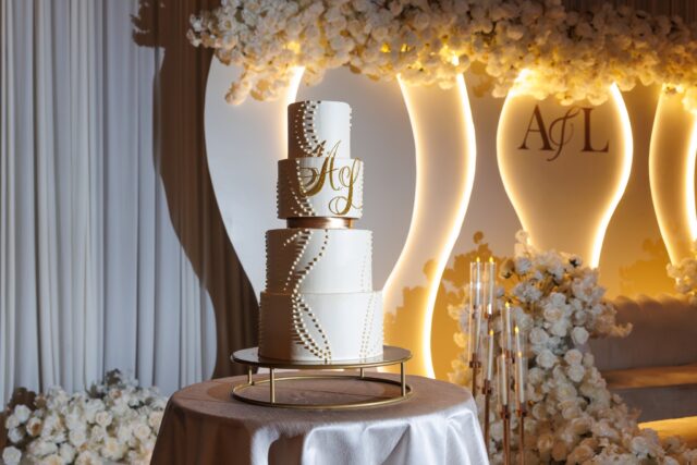 A sweet beginning to a lifetime of love.
.
.
.
#WeddingCake #SweetLove #WeddingDetails #CakeGoals #WeddingReception
