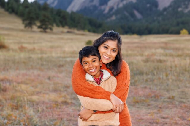 Surrounded by mountains, grounded in love.
.
.
.
.
#MountainFamilyPhotographySession #OutdoorFamilyLifestyle #FamilyPortraitsWithViews #FamilyInNaturePhotography